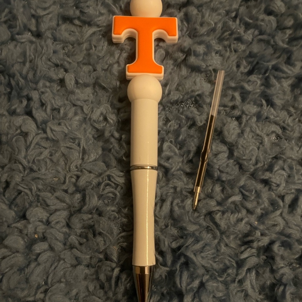 Tennessee Orange and White Pen with refill